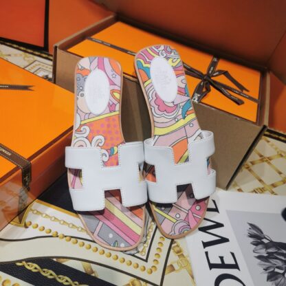Hermès white floral foot pad handmade slippers - Image 7