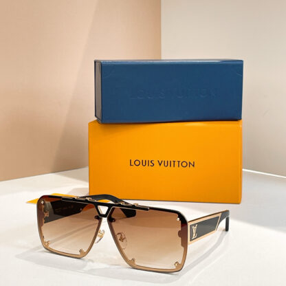 LOUIS VUITTON Fashion Sunglasses - Image 8