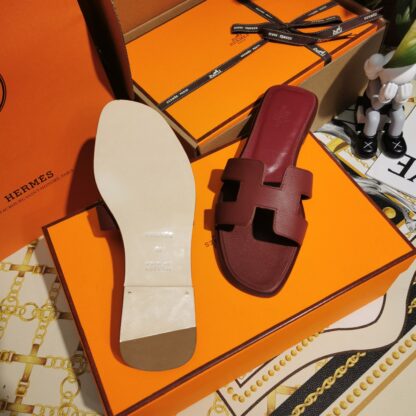 Hermès dark red palm print cowhide handmade slippers - Image 7