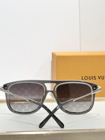 LOUIS VUITTON Fashion Sunglasses - Image 8
