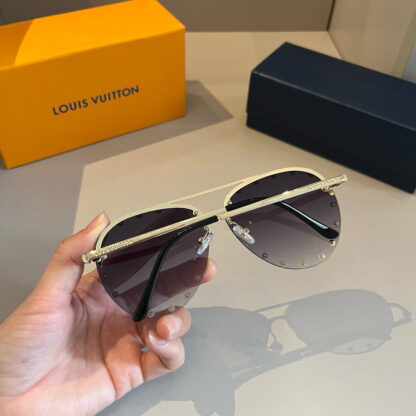 LOUIS VUITTON Fashion Sunglasses - Image 8