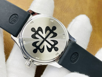 Patek Philippe Aquanaut Ladies Quartz Watch - Image 7