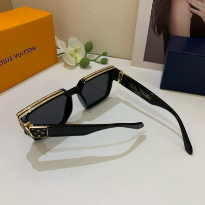 LOUIS VUITTON Fashion Sunglasses - Image 8