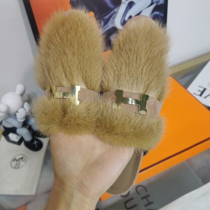 Hermes autumn and winter apricot color durable warm and comfortable wool slippers - Image 6