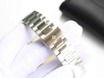Patek Philippe Nautilus multi-function watch - Image 7