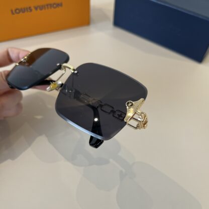 LOUIS VUITTON Fashion Sunglasses - Image 8