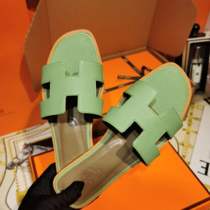 Hermès Palm Pattern Fruit Green Leather Slippers - Image 7