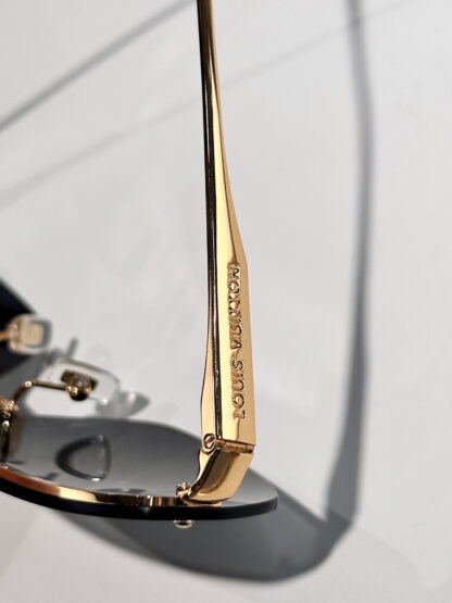 LOUIS VUITTON Fashion Sunglasses - Image 8