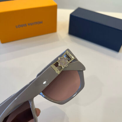 LOUIS VUITTON Fashion Sunglasses - Image 8