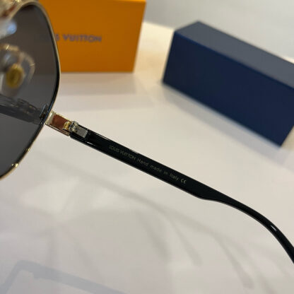 LOUIS VUITTON Fashion Sunglasses - Image 8