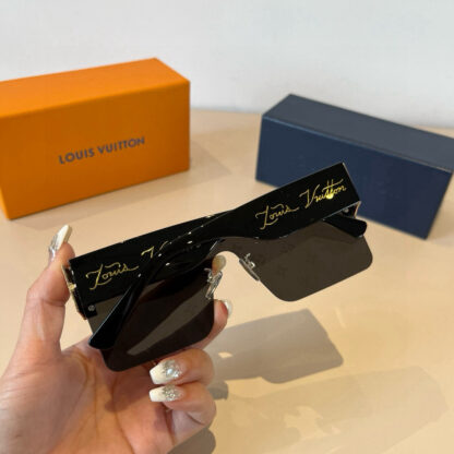 LOUIS VUITTON Fashion Sunglasses - Image 8