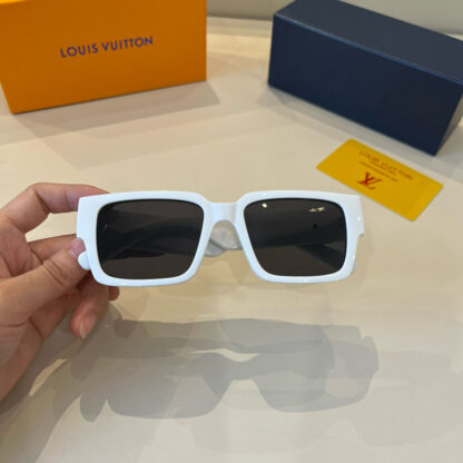 LOUIS VUITTON Fashion Sunglasses - Image 8