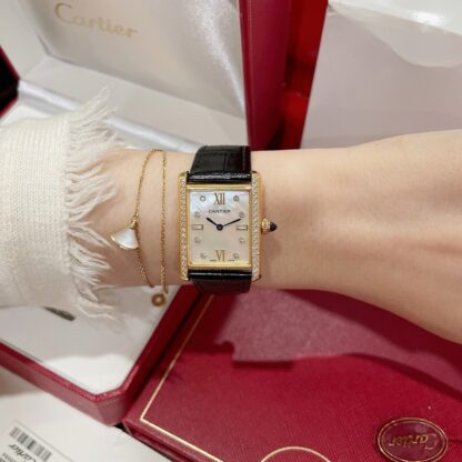 Cartier Square High-end Elegant and Refined Watch - Image 7