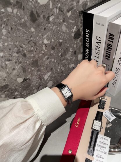 Cartier low-key retro watch - Image 7