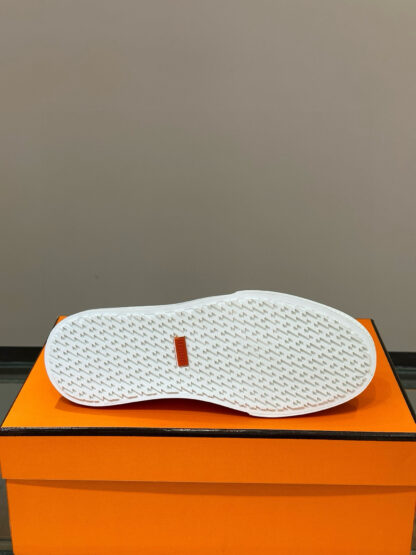 Hermès Classic Men's White Soft and Durable Loafers - Image 7