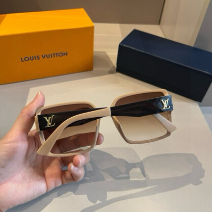 LOUIS VUITTON Fashion Sunglasses - Image 8