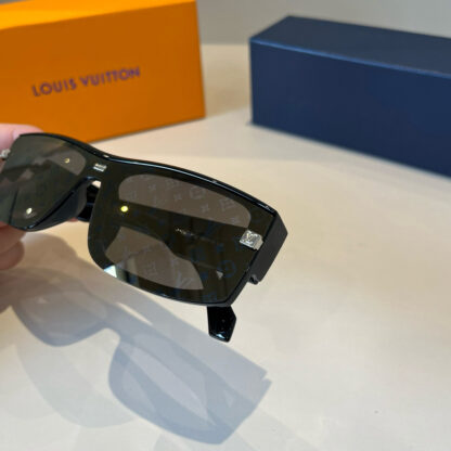 LOUIS VUITTON Fashion Sunglasses - Image 9