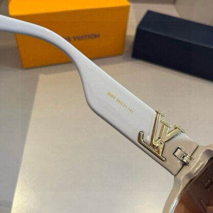 LOUIS VUITTON Fashion Sunglasses - Image 8