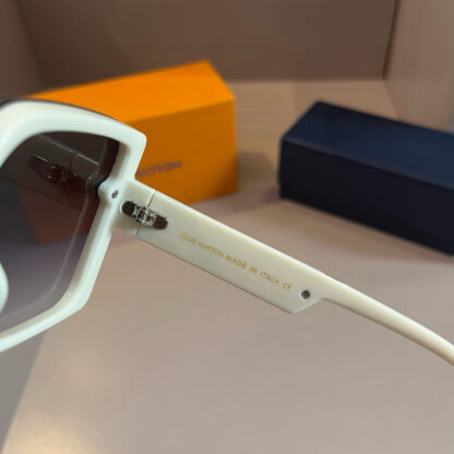 LOUIS VUITTON Fashion Sunglasses - Image 8