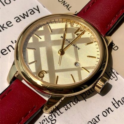 Burberry Classic Vintage Quartz Women's Watch - Image 7