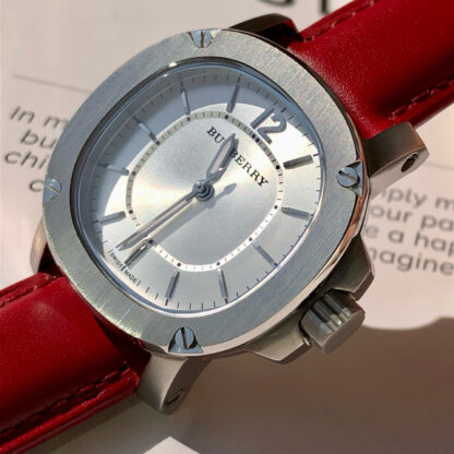 Burberry Quartz Women's Watch - Image 7
