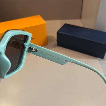 LOUIS VUITTON Fashion Sunglasses - Image 8