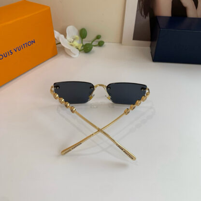 LOUIS VUITTON Fashion Sunglasses - Image 8