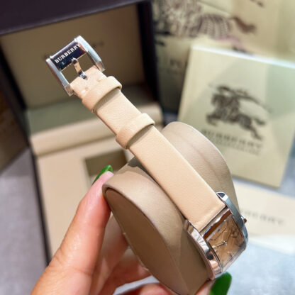 Burberry rectangular dial checkered steel strap quartz women's watch - Image 7