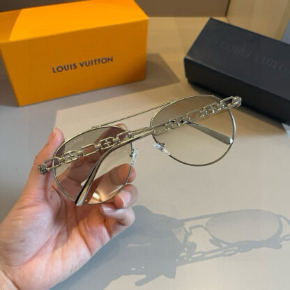 LOUIS VUITTON Fashion Sunglasses - Image 8
