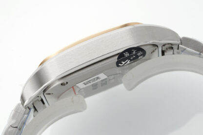 Cartier mature and chic watch - Image 6