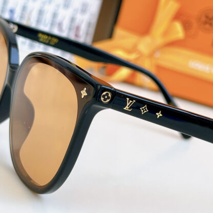 LOUIS VUITTON Fashion Sunglasses - Image 8