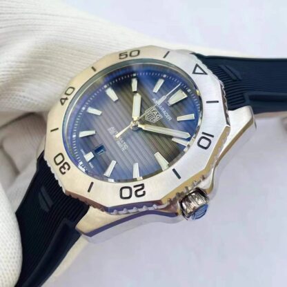 TAGHeuer Aquaracer Series Multi-Function Watch - Image 7