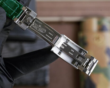 Rolex fully customized curved bezel perfectly fits the wrist - Image 7