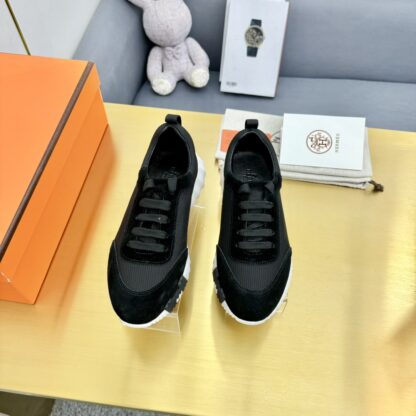 Hermès Spring/Summer Black, White and Red Couple Classic Sports Shoes - Image 7