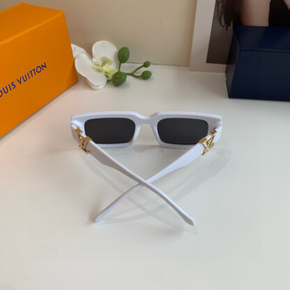 LOUIS VUITTON Fashion Sunglasses - Image 8