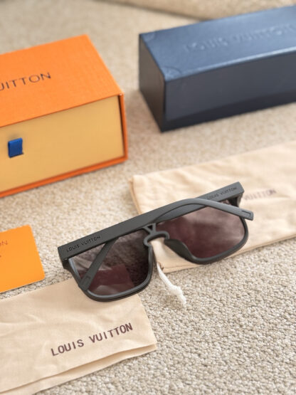 LOUIS VUITTON Fashion Sunglasses - Image 8