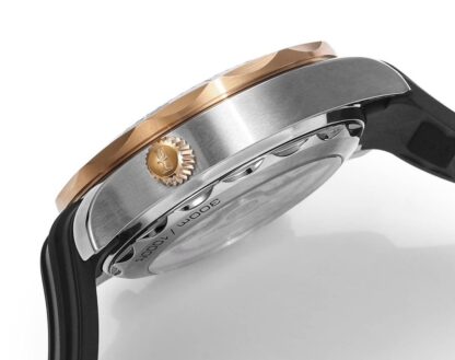 Omega's new Seamaster 300-meter 44mm chronograph wristwatch - Image 7
