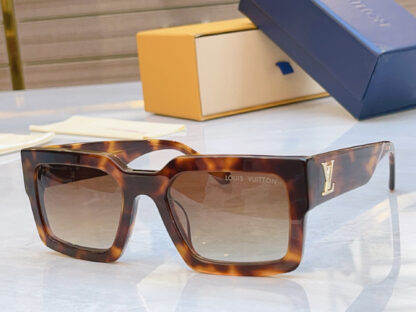 LOUIS VUITTON Fashion Sunglasses - Image 8