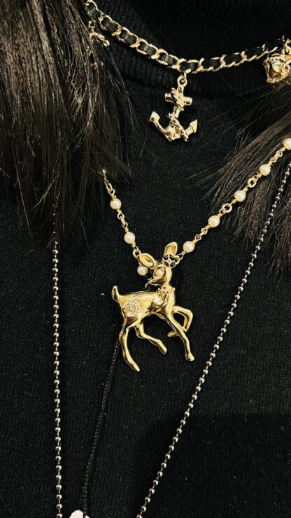 Chanel Large Deer Pearl Necklace - Image 7