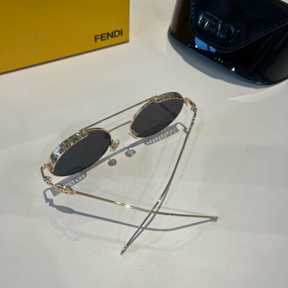 FENDI fashion trend sunglasses - Image 8