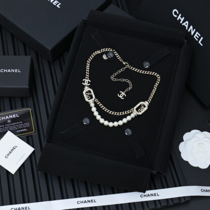Chanel Vintage Small Square Pearl Necklace - Image 6