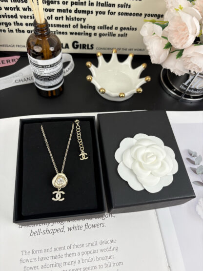 Chanel Gold Rotating Thread Double C Pendant Necklace - Image 6