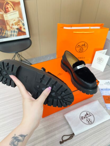 Hermès black comfortable trendy leather loafers - Image 7