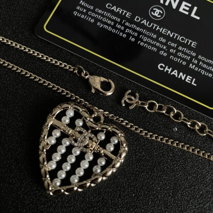 Chanel exquisite temperament heart vintage necklace - Image 5