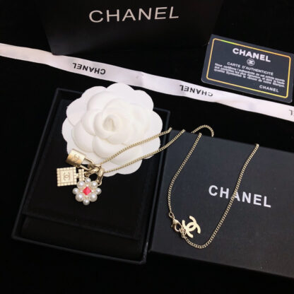 Chanel Delicate and Elegant Pendant Necklace - Image 7