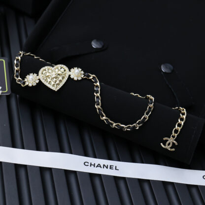 Chanel diamond heart lambskin necklace - Image 6
