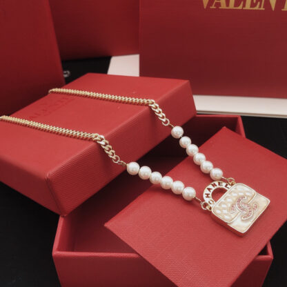 Chanel fashionable bag necklace - Image 7