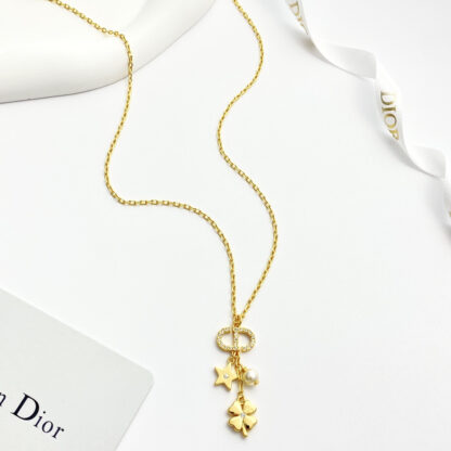 Chanel four-leaf clover pearl pendant necklace - Image 7