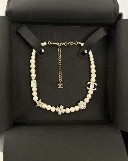 Chanel Pearl Clavicle Necklace - Image 5