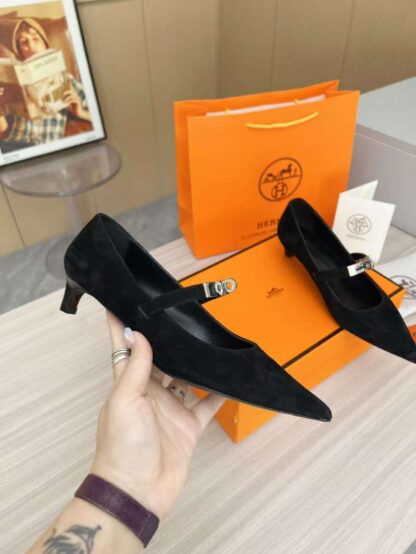 Hermès black velvet, a must-have for a vacation, comfortable loafers - Image 7
